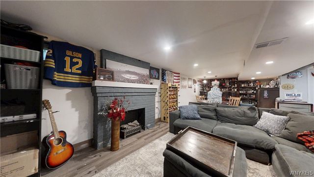 105 Hyledge Dr, Amherst, NY 14226