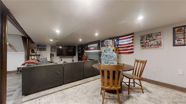 105 Hyledge Dr, Amherst, NY 14226