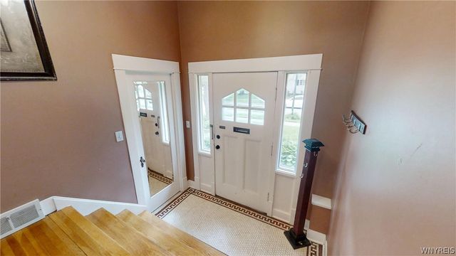 105 Hyledge Dr, Amherst, NY 14226