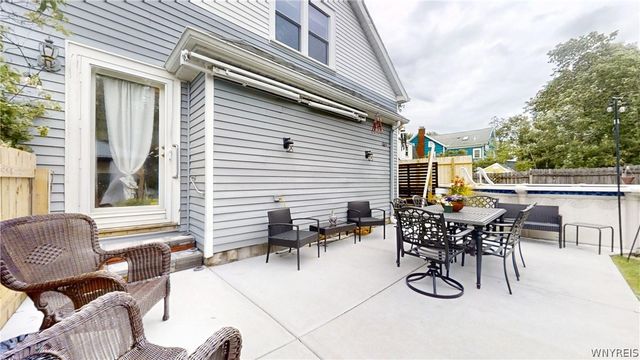 105 Hyledge Dr, Amherst, NY 14226