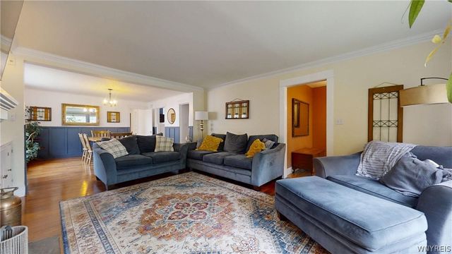 105 Hyledge Dr, Amherst, NY 14226
