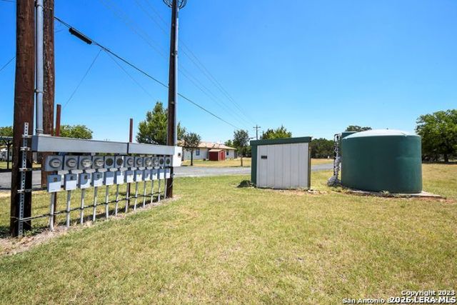 182 Joiner Dr, Bandera, TX 78003