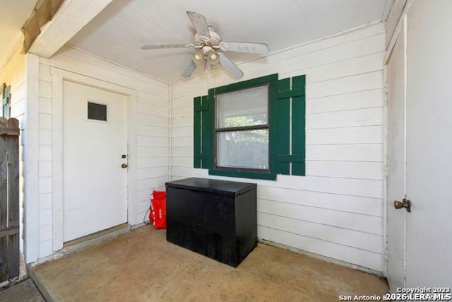 182 Joiner Dr, Bandera, TX 78003
