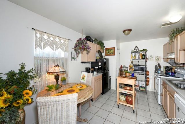 182 Joiner Dr, Bandera, TX 78003