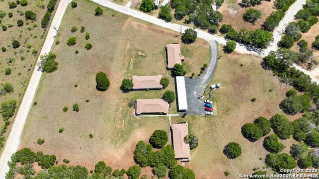 182 Joiner Dr, Bandera, TX 78003