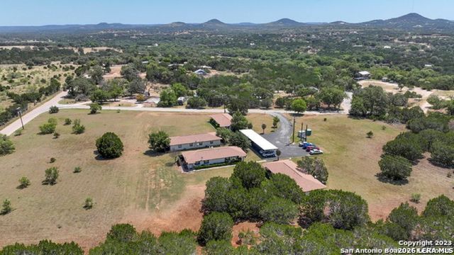 182 Joiner Dr, Bandera, TX 78003