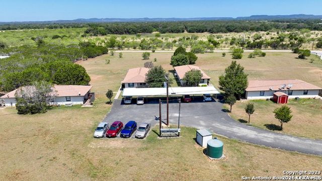 182 Joiner Dr, Bandera, TX 78003