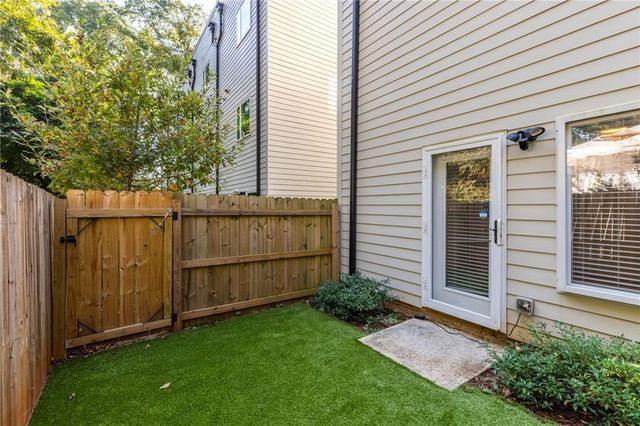 1438 Walker SE Place, Atlanta, GA 30317