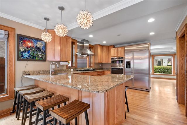 4947 Estes Avenue, Skokie, IL 60077