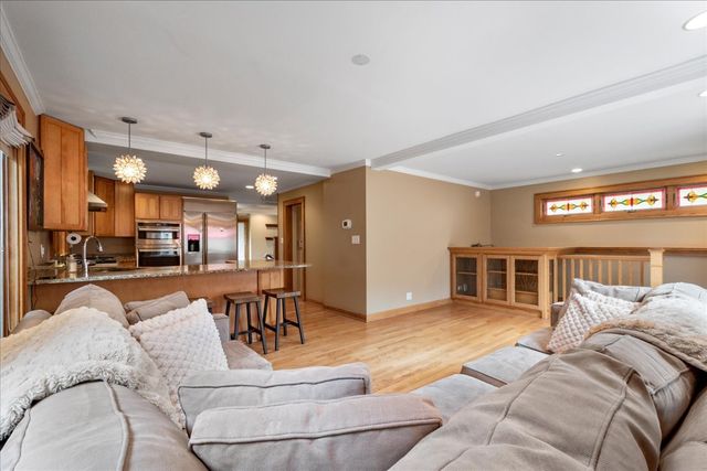 4947 Estes Avenue, Skokie, IL 60077