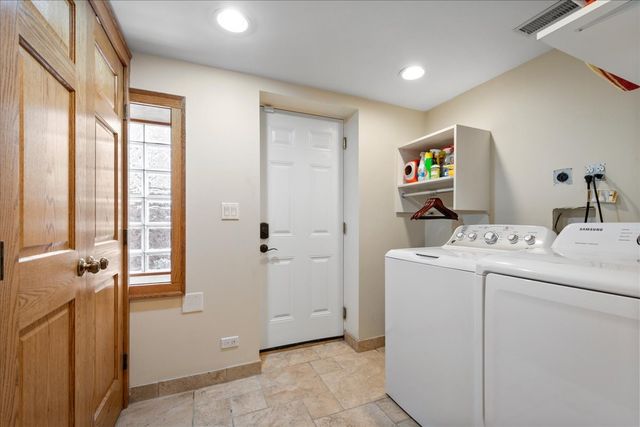 4947 Estes Avenue, Skokie, IL 60077