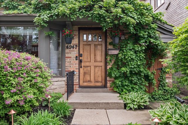 4947 Estes Avenue, Skokie, IL 60077