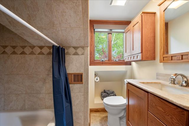 4947 Estes Avenue, Skokie, IL 60077