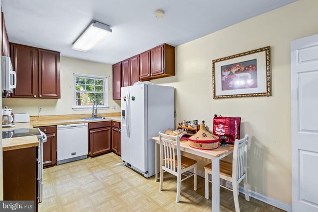 7107 FORBES BLVD, Lanham, MD 20706