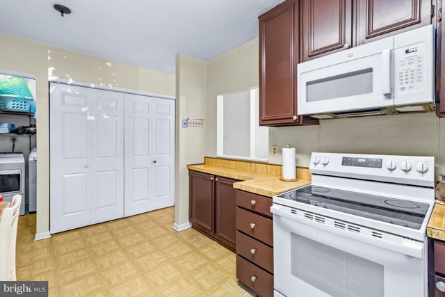 7107 FORBES BLVD, Lanham, MD 20706
