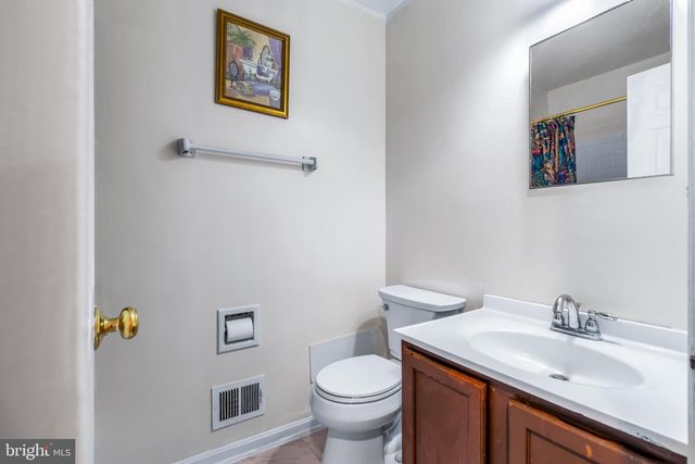7107 FORBES BLVD, Lanham, MD 20706
