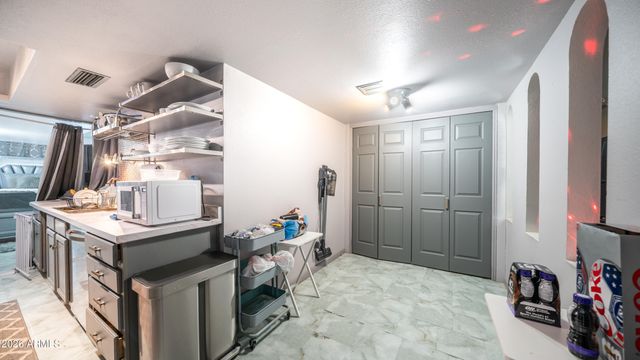 1910 W BELMONT Avenue, Phoenix, AZ 85021