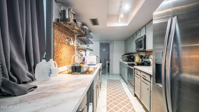 1910 W BELMONT Avenue, Phoenix, AZ 85021