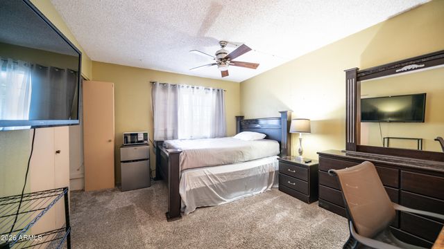 1910 W BELMONT Avenue, Phoenix, AZ 85021