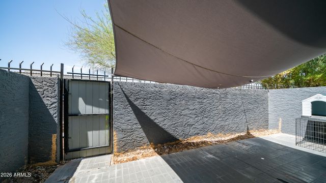 1910 W BELMONT Avenue, Phoenix, AZ 85021