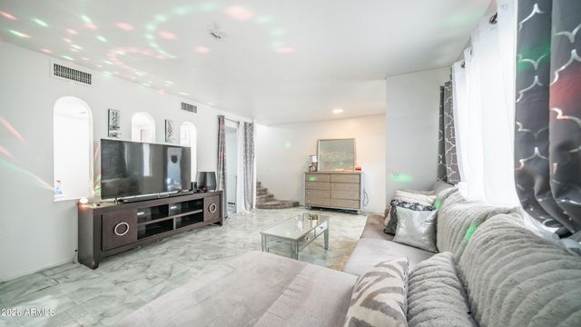 1910 W BELMONT Avenue, Phoenix, AZ 85021