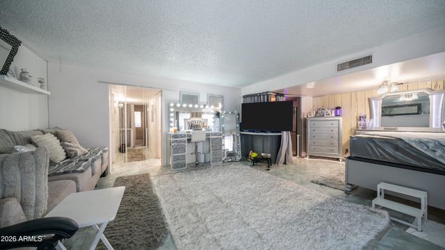 1910 W BELMONT Avenue, Phoenix, AZ 85021