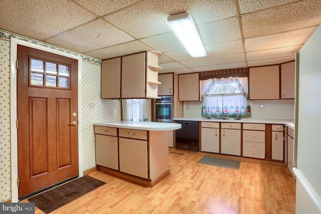 31 SPRINGERS LN, New Cumberland, PA 17070