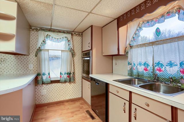 31 SPRINGERS LN, New Cumberland, PA 17070