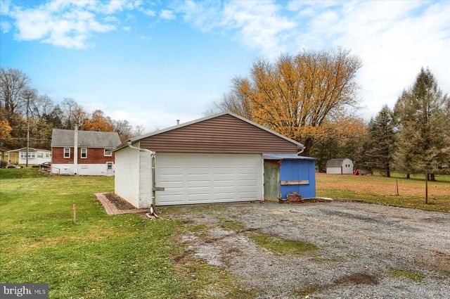 31 SPRINGERS LN, New Cumberland, PA 17070