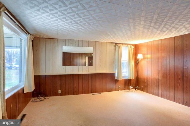 31 SPRINGERS LN, New Cumberland, PA 17070