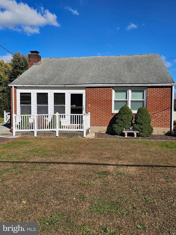 31 SPRINGERS LN, New Cumberland, PA 17070