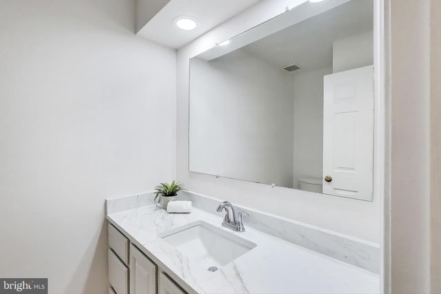 12148 DARNLEY RD, Woodbridge, VA 22192