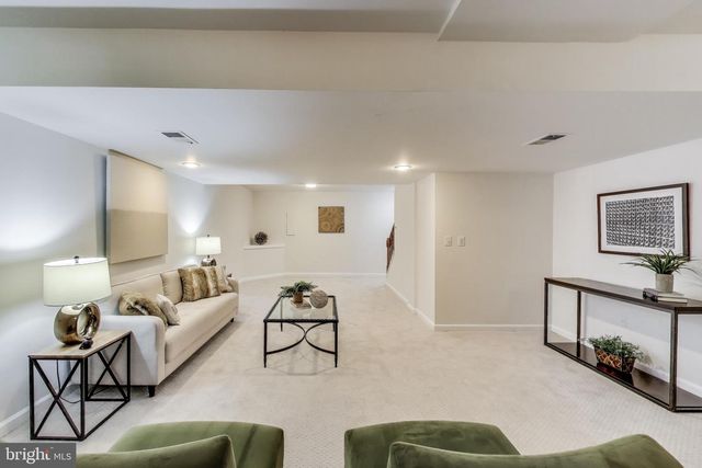 12148 DARNLEY RD, Woodbridge, VA 22192