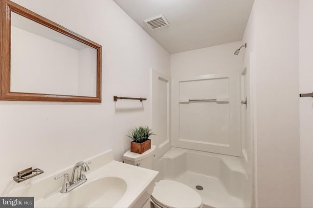 12148 DARNLEY RD, Woodbridge, VA 22192