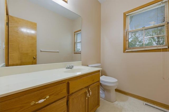 7200 E 69th Street, Kansas City, MO 64133