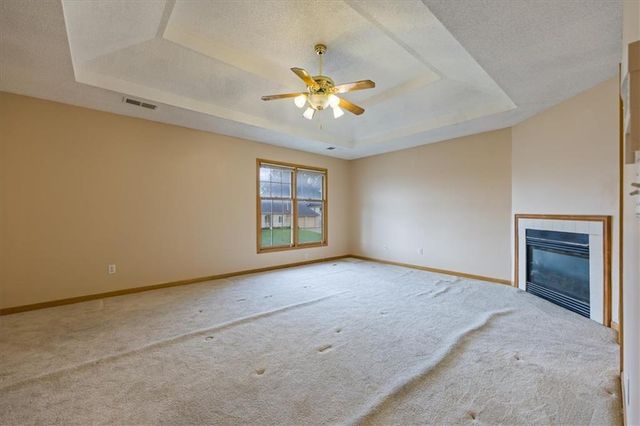 7200 E 69th Street, Kansas City, MO 64133