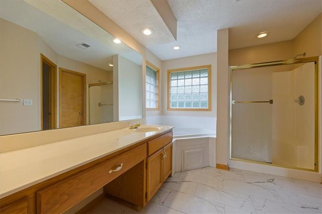 7200 E 69th Street, Kansas City, MO 64133
