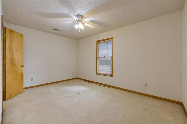 7200 E 69th Street, Kansas City, MO 64133