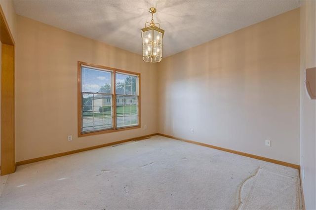 7200 E 69th Street, Kansas City, MO 64133