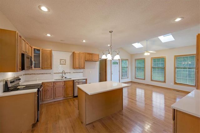 7200 E 69th Street, Kansas City, MO 64133