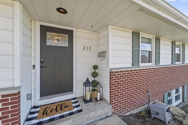 311 Blue View Drive, Mount Horeb, WI 53572