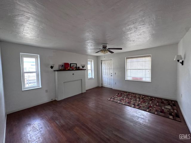 3721 Edison Highway, Bakersfield, CA 93307