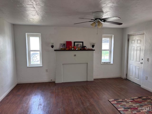 3721 Edison Highway, Bakersfield, CA 93307