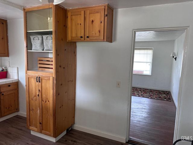 3721 Edison Highway, Bakersfield, CA 93307