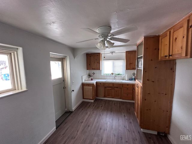 3721 Edison Highway, Bakersfield, CA 93307