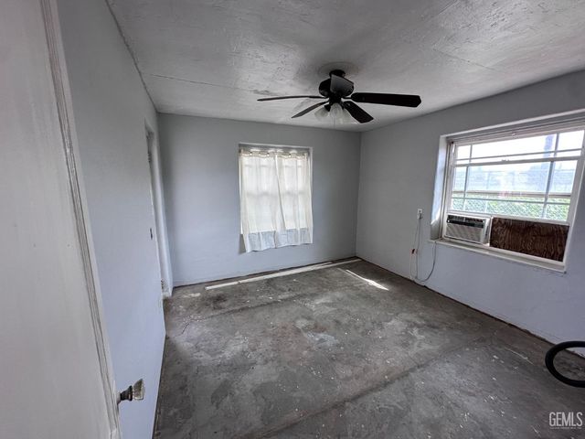 3721 Edison Highway, Bakersfield, CA 93307