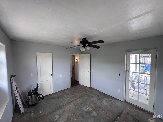 3721 Edison Highway, Bakersfield, CA 93307