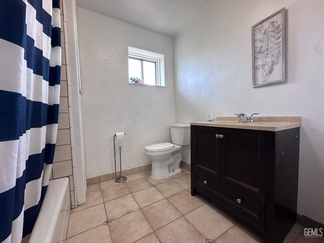 3721 Edison Highway, Bakersfield, CA 93307