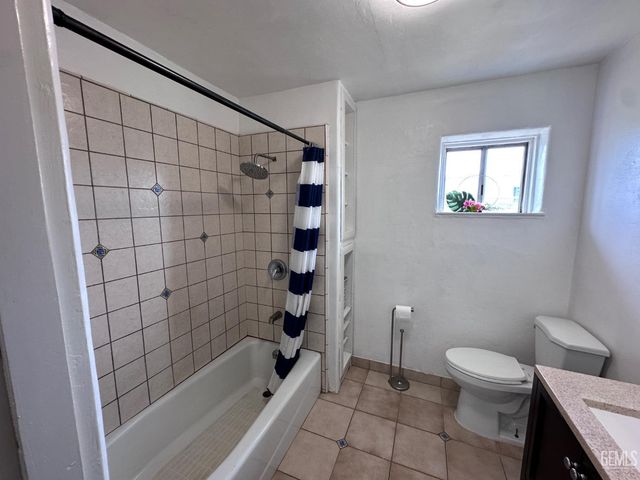 3721 Edison Highway, Bakersfield, CA 93307