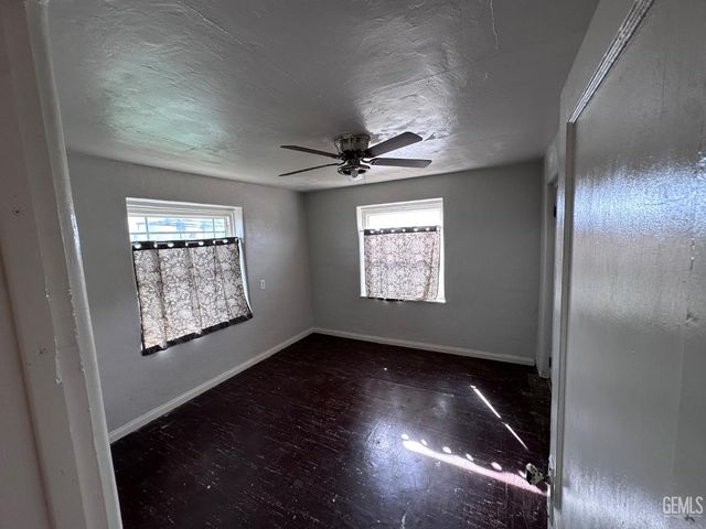 3721 Edison Highway, Bakersfield, CA 93307